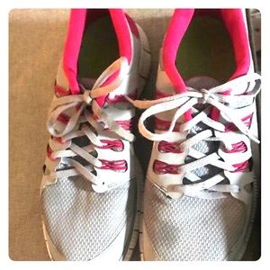 Nike Women’s Performance 5.0 Running Shoe